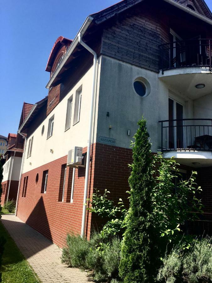 Lake Apartment Hévíz 外观 照片